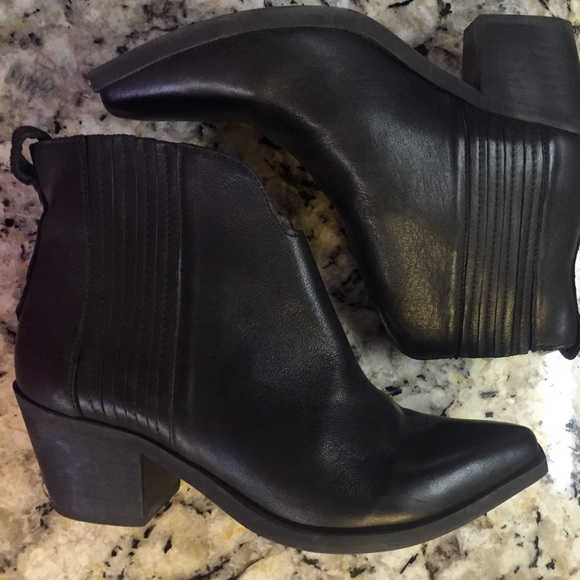 Steve Madden Shoes - Steve Madden Webster ankle boot black leather